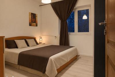 Apartament cu 3 camere decomandat în Drumul Taberei