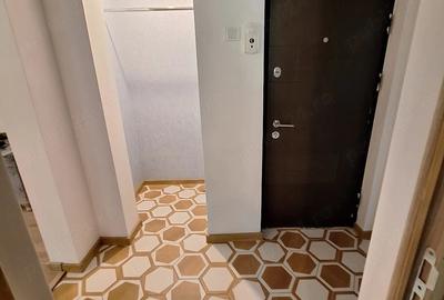 Apartament cu 3 camere semidecomandat în Mazepa 1