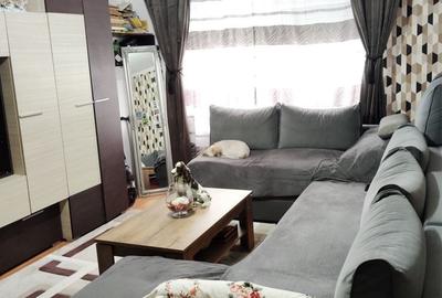 Apartament cu 3 camere decomandat în Exterior Vest