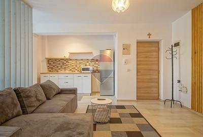 Apartament cu 2 camere decomandat în Tractorul