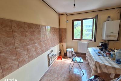 Apartament cu 3 camere semidecomandat în Letea - 5