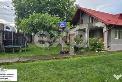 Casă cu 4 camere cu Teren 577 Mp în Aninoasa
