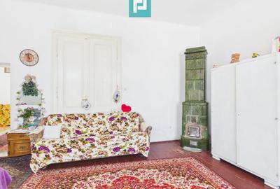 Casă individuală cu 3 camere cu Canalizare în Central - 2