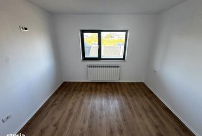 Casă cu 4 camere în Breazu