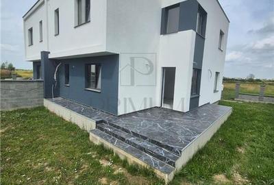 Duplex cu 4 camere cu Canalizare în Urseni - 2