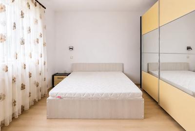 Apartament cu 2 camere decomandat, mobilat în Tractorul - 2