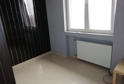 Apartament cu 5 camere decomandat în Universitate - 1
