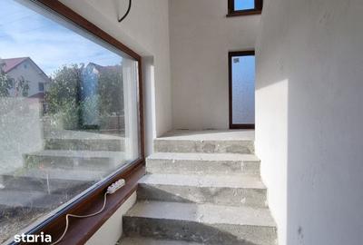 Casă cu 7 camere cu Teren 700 Mp în Miroslava - 15