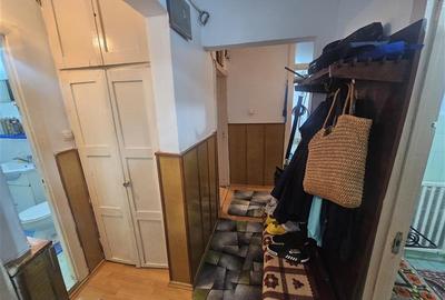 Apartament cu 3 camere decomandat în Micro II - 12