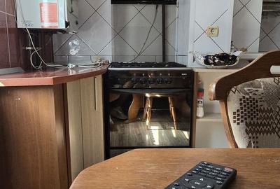 Apartament cu 3 camere decomandat în Mioriței - 2
