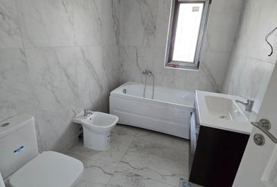 Duplex cu 3 camere cu Canalizare în Miroslava - 3