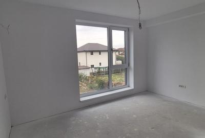 Casă cu 3 camere cu Teren 328 Mp în Otopeni