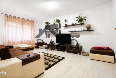Apartament cu 3 camere decomandat în Tudor