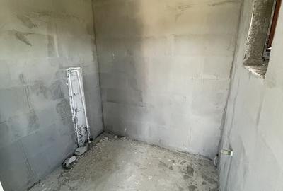 Casă cu 4 camere în Vârteju