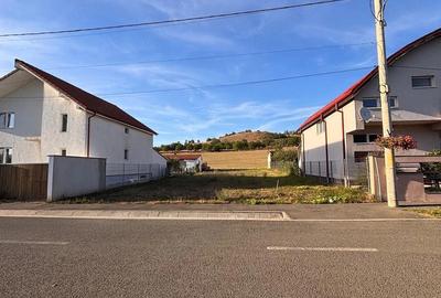 Teren de 711 mp, în Cristian