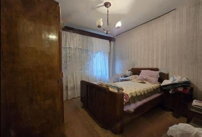 Apartament cu 3 camere semidecomandat în Iancului