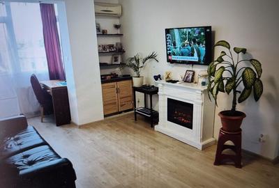 Apartament cu 2 camere semidecomandat în Gara de Nord