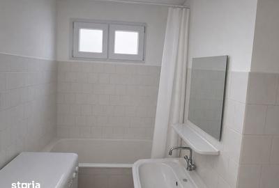 Apartament cu 3 camere semidecomandat în Centrul Civic - 1