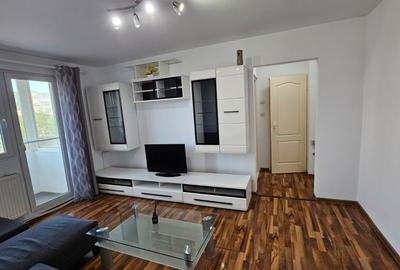 Apartament cu 2 camere decomandat în Exterior Vest