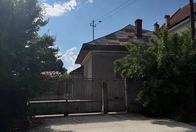 Casă cu Teren 1650 Mp în Central - 7
