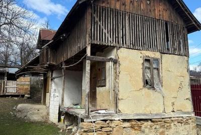 Casă cu 2 camere cu Teren 604 Mp în Vâlcănești