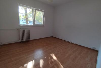 Apartament cu 2 camere semidecomandat în Berceni