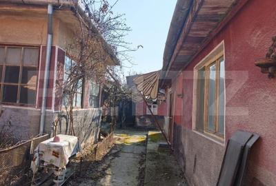 Casă individuală cu 3 camere cu Canalizare în Semicentral