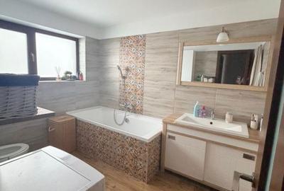 Casă cu 4 camere în Purcăreni - 3
