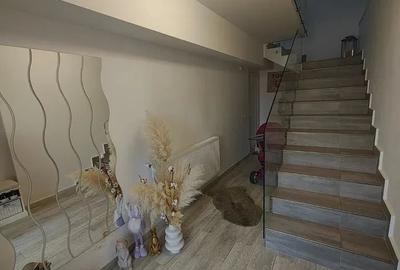 Casă cu 4 camere în Florești