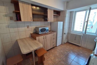 Apartament cu 2 camere semidecomandat în Titulescu