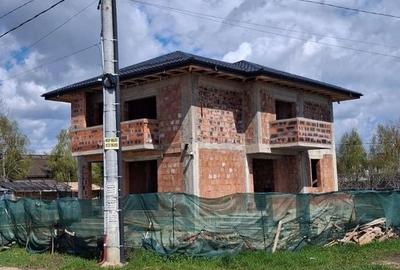 Casă cu 4 camere cu Teren 406 Mp în Berceni - 1