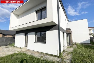 Duplex cu 5 camere cu Canalizare în Moșnița Nouă - 1