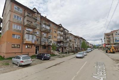 Garsonieră în Est