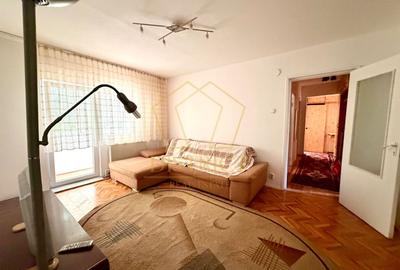 Apartament cu 3 camere semidecomandat, mobilat în Aradului