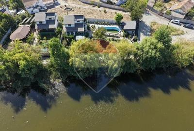 Casă individuală cu 4 camere cu Piscina în Central