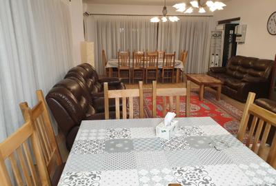 Casă cu 4 camere cu Teren 1700 Mp în Central