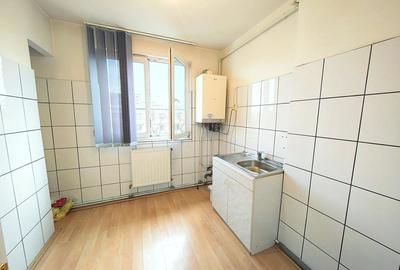 Apartament cu 3 camere semidecomandat în Hunedoara - 5