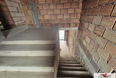 Casă individuală cu 4 camere cu Canalizare în Stremț - 2
