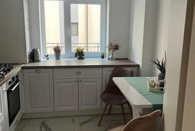 Apartament cu 2 camere decomandat în Tractorul - 7