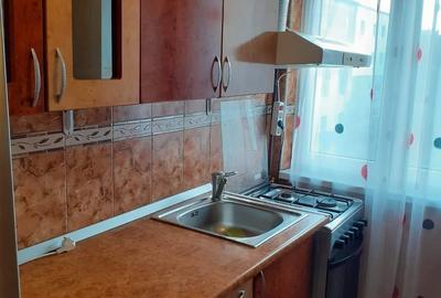 Apartament cu 2 camere semidecomandat în Micro 6