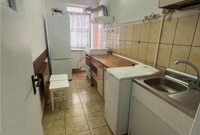 Garsonieră decomandată în Tei