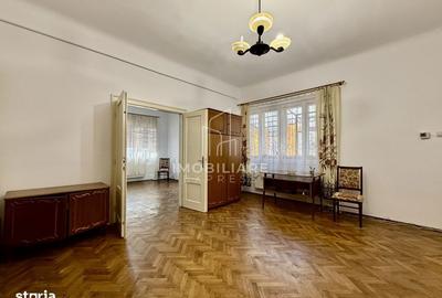 Apartament cu 3 camere în Central - 1