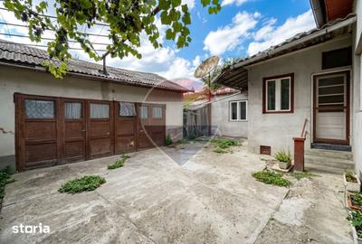 Casă cu 6 camere cu Teren 1000 Mp în Central
