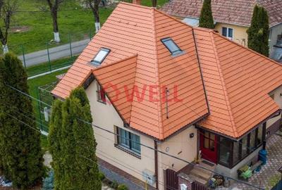 Casă cu 4 camere în Central