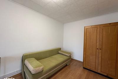 Apartament cu 3 camere decomandat în Răcădău