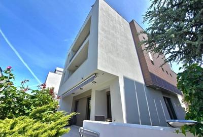 Casă cu 7 camere cu Teren 300 Mp în Băneasa