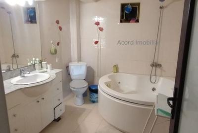 Casă individuală cu 8 camere cu Canalizare în Faleza Nord - 18