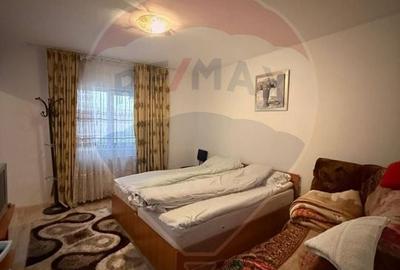 Casă cu 8 camere cu Teren 462 Mp în Central - 17