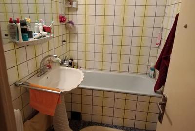 Apartament cu 3 camere semidecomandat în Micro I