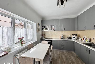 Apartament cu 4 camere în Central - 1